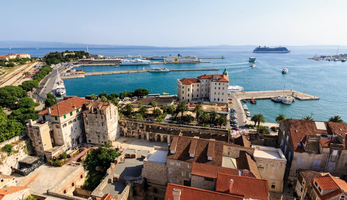 Blick auf Split &copy; anshar73-fotolia.com