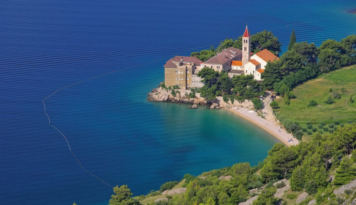 Kloster Bol auf der Insel Brac &copy; LianeM - Fotolia.com