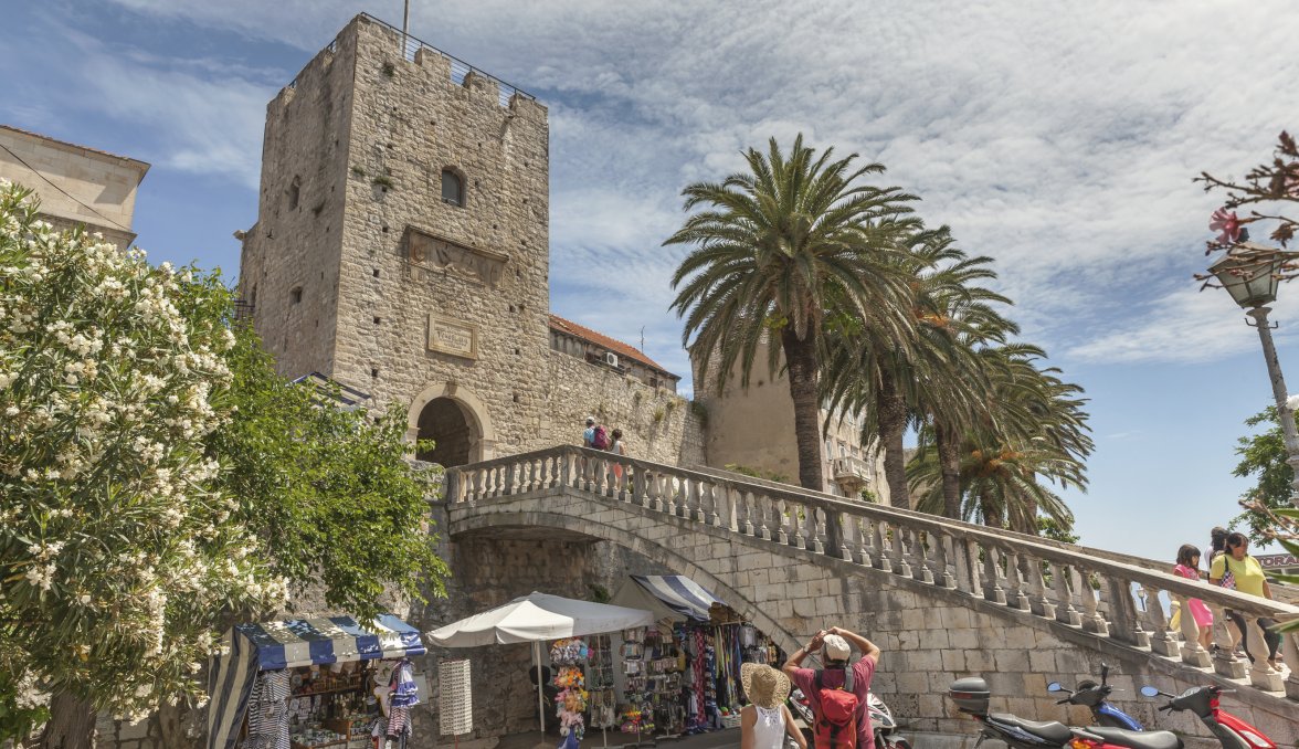 Das Stadttor in Korcula &copy; tynrud-fotolia.com