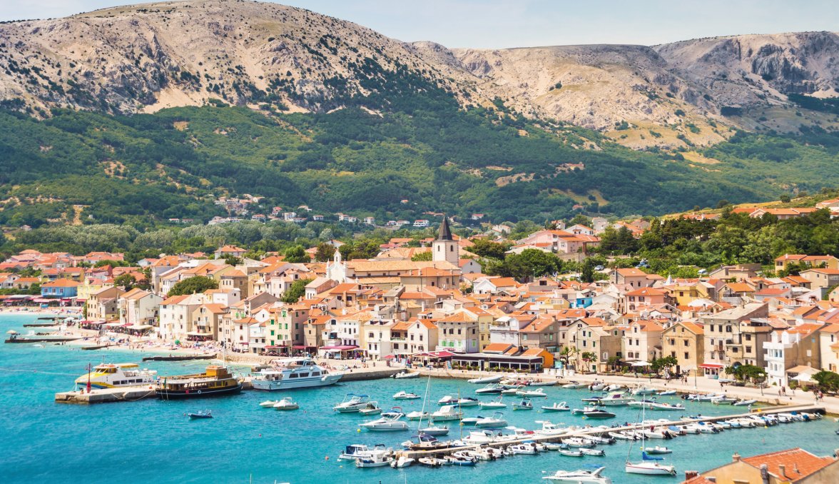 Blick auf Baska auf der Insel Krk &copy; kasto-fotolia.com