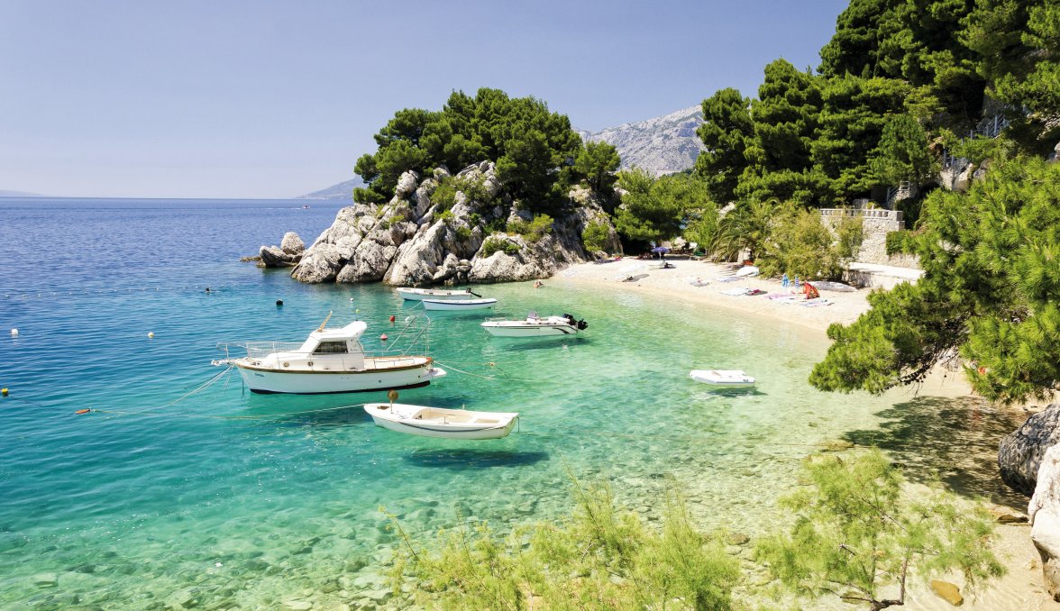 Strand von Brela &copy; lukaszimilena-fotolia.com