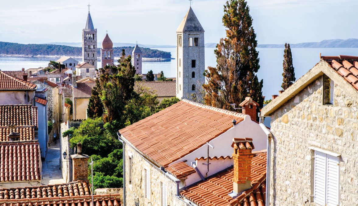 Blick auf die Altstadt von Rab &copy; fottoo-fotolia.com