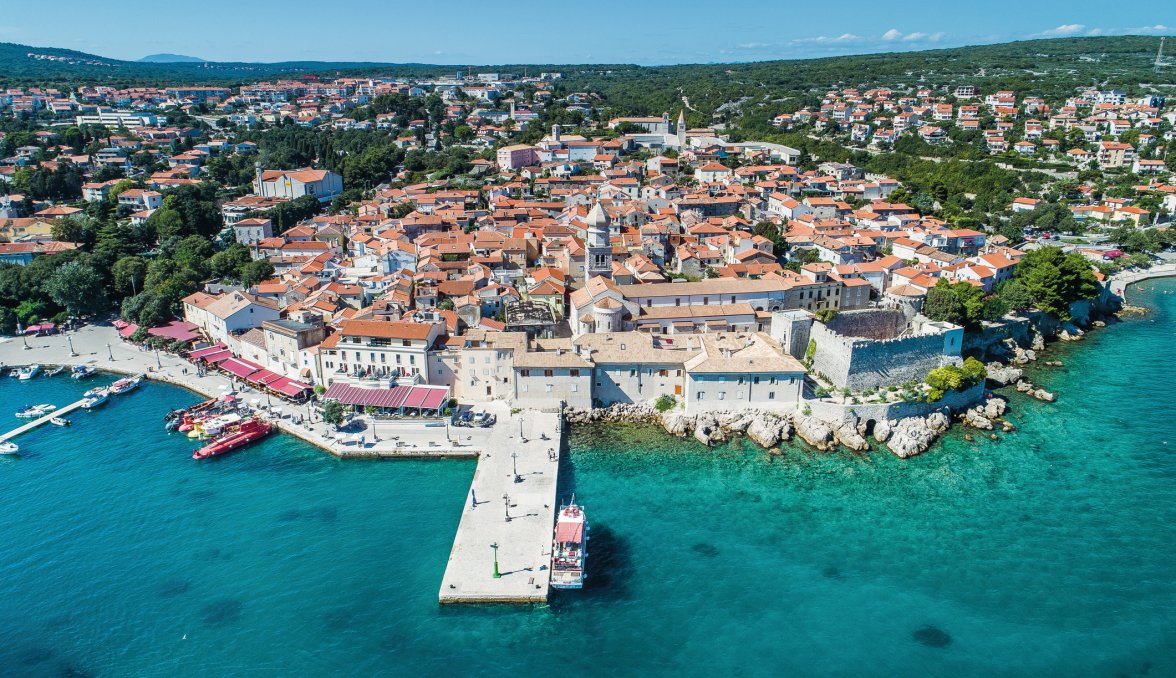 Stadt Krk aus der Vogelperspektive &copy; Amedee-fotolia.com