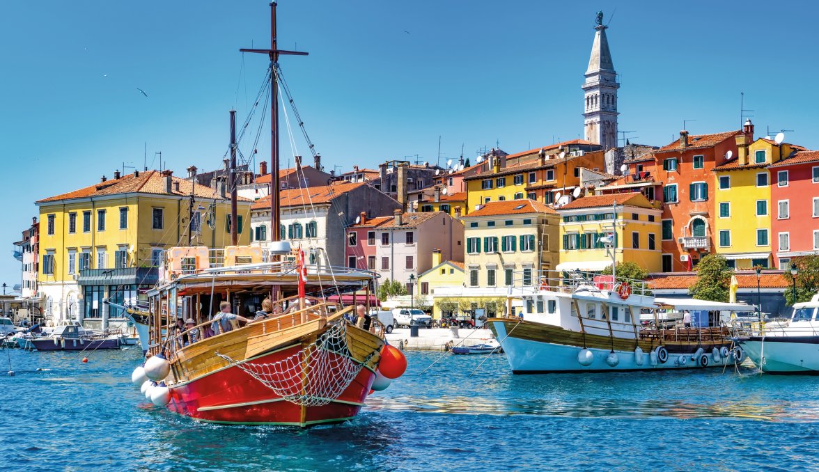 Altstadt und Hafen Rovinj &copy; Comofoto - stock.adobe.com