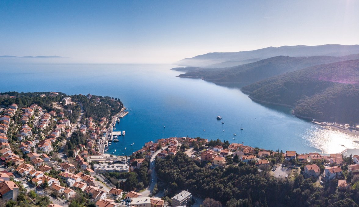 Blick auf Rabac &copy; vskrinjaric - stock.adobe.com