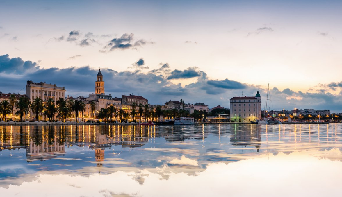 Blick auf Split &copy; Pawel Pajor - stock.adobe.com