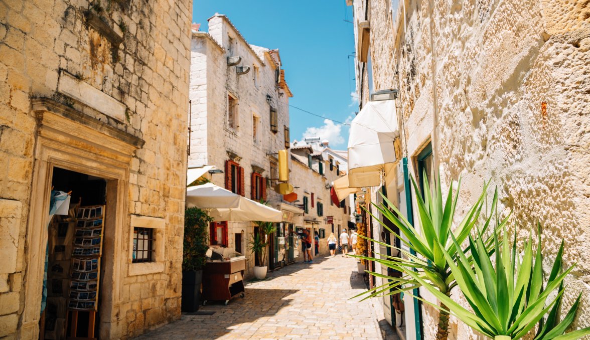 Altstadt Trogir &copy; Sanga - stock.adobe.com