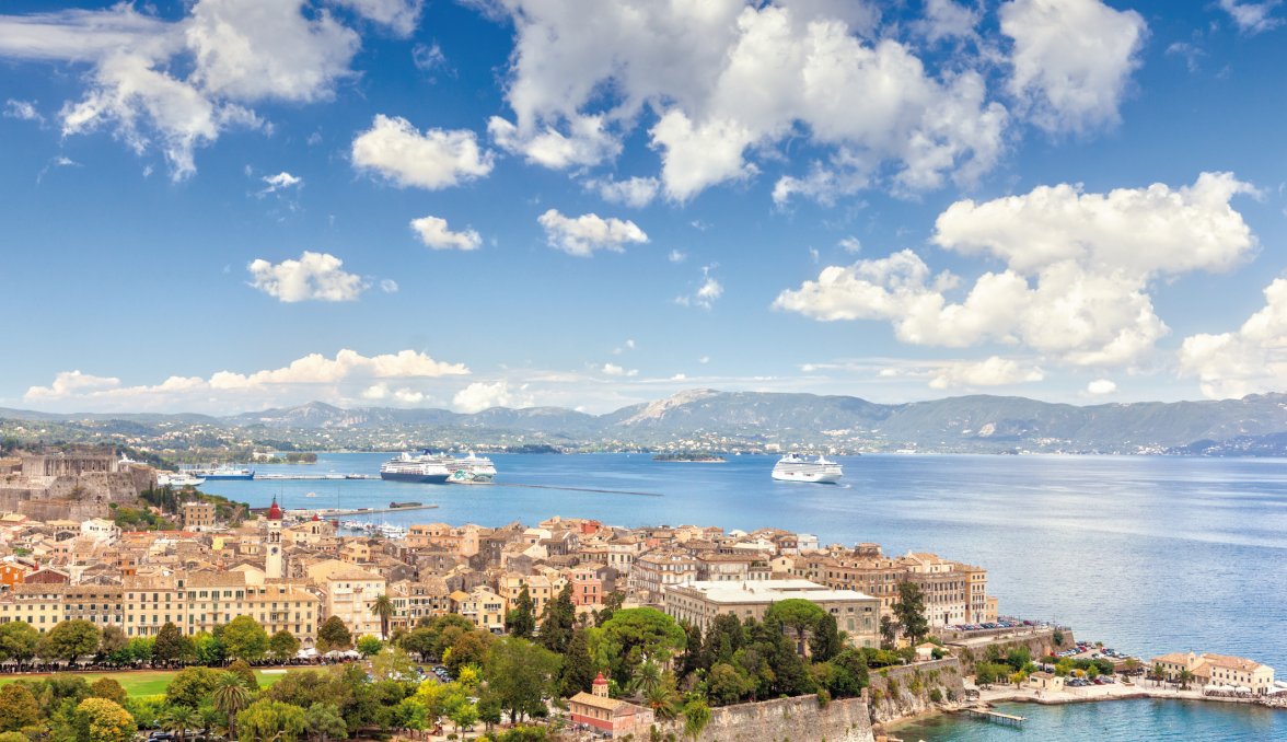 Blick auf Korfu Stadt &copy; Ansud-fotolia.com