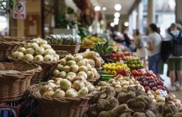 Markthalle Mercado Dos Lavradores in Funchal &copy; anytra - fotolia.com