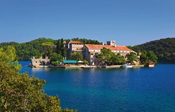 Kloster der Hl. Maria auf der Insel Mljet &copy; Nikolai Sorokin-fotolia.com