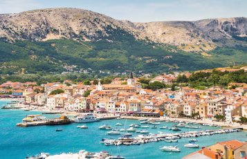 Blick auf Baska auf der Insel Krk &copy; kasto-fotolia.com