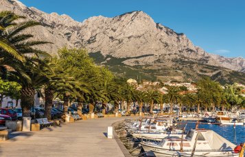 Promenade von Baska Voda  &copy; zm_photo-fotolia.com
