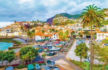Blick auf Câmara de Lobos &copy; Balate Dorin-stock.adobe.com