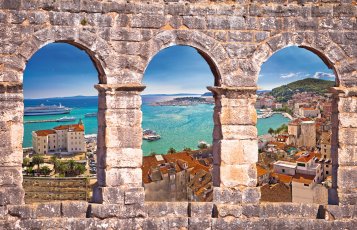 Blick auf Split &copy; xbrchx - stock.adobe.com