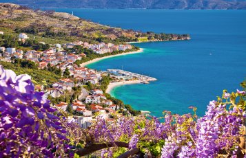 Blick auf Tucepi &copy; xbrchx - stock.adobe.com