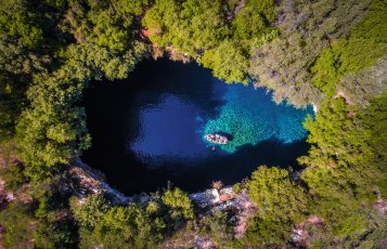 Melissani See &copy; Calin Stan - stock.adobe.com