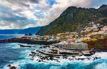 Porto Moniz auf Madeira &copy; dark_eni71 - stock.adobe.com