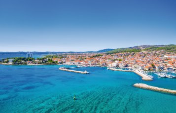 Blick auf Vodice &copy; ilijaa - stock.adobe.com