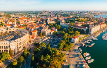 Blick auf Pula &copy; Leonid Tit - stock.adobe.com