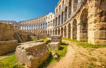 Arena in Pula &copy; Viliam - stock.adobe.com