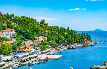 Promenade in Rabac &copy; Flaviu Boerescu - stock.adobe.com