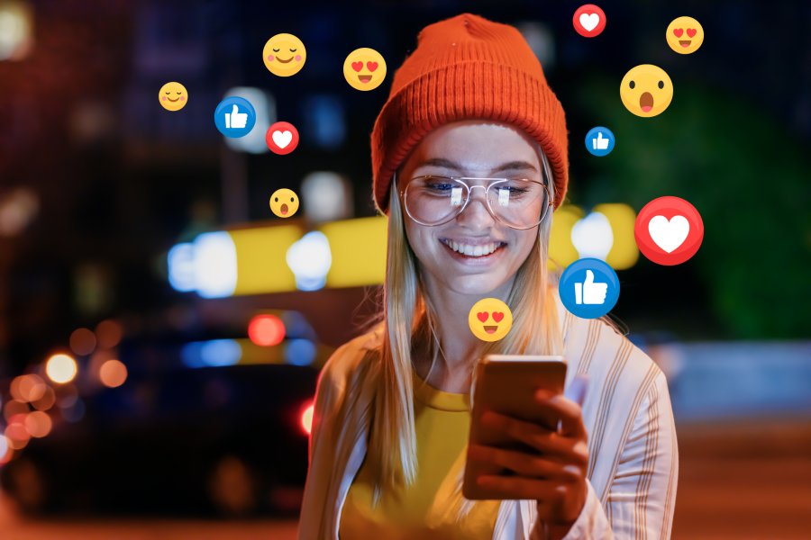 A beautiful young woman blogger, vlogger or influencer is receiv &copy; PhotoPlus+ - stock.adobe.com